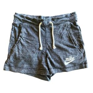 Nike Athleisure Comfy Workout Black White Sweatshorts Pockets Size XS